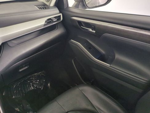 Used 2021 Toyota Highlander Platinum image 21