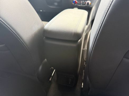 Used 2025 Buick Encore GX Preferred AWD/4WD image 19