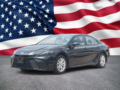 Used 2025 Toyota Camry LE FWD image 13