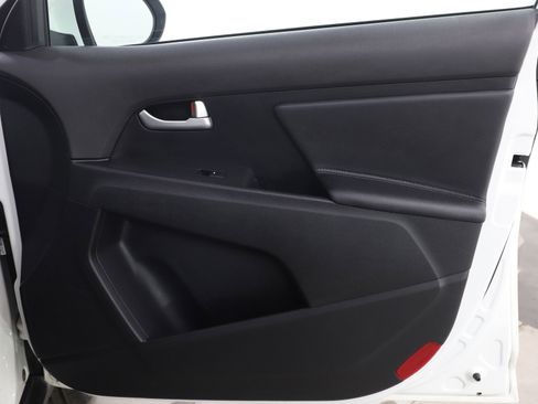 Used 2016 Kia Sportage LX image 11