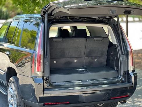 Used 2017 Cadillac Escalade Luxury RWD image 43