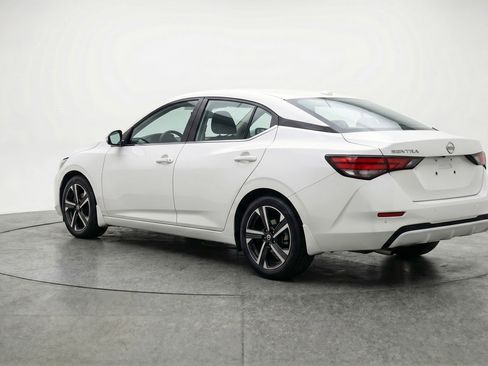 Used 2025 Nissan Sentra SV image 6