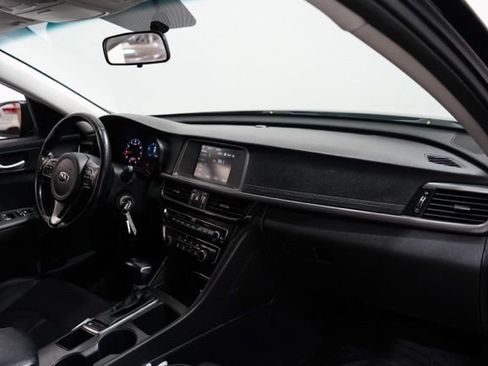 Used 2018 Kia Optima S image 17