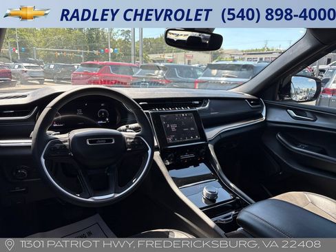 Used 2023 Jeep Grand Cherokee L Laredo AWD/4WD image 13