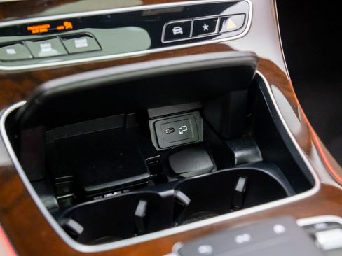 Used 2023 Mercedes-Benz E 350 4MATIC Sedan image 26