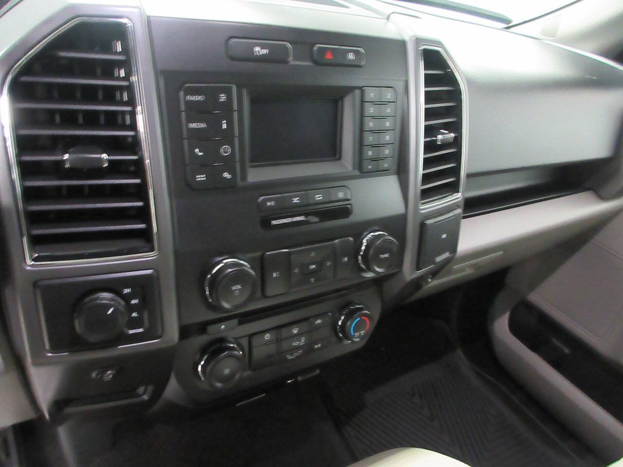 Used 2018 Ford F150 XLT AWD/4WD image 24