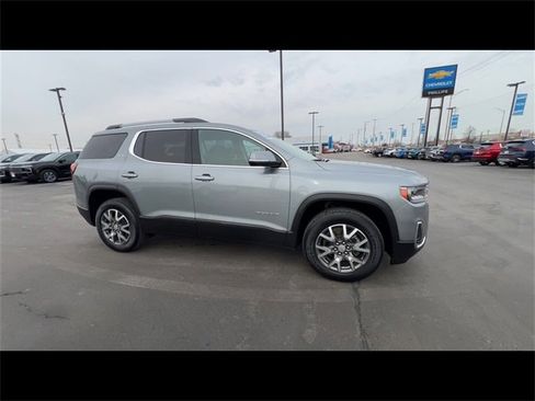 Certified 2023 GMC Acadia SLE w/ Driver Convenience Package image 9
