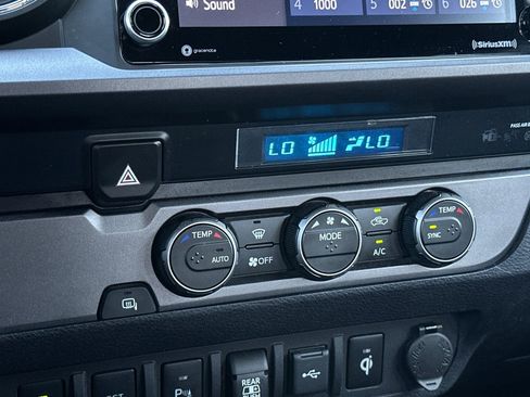 Used 2021 Toyota Tacoma TRD Sport w/ Technology Package RWD image 18