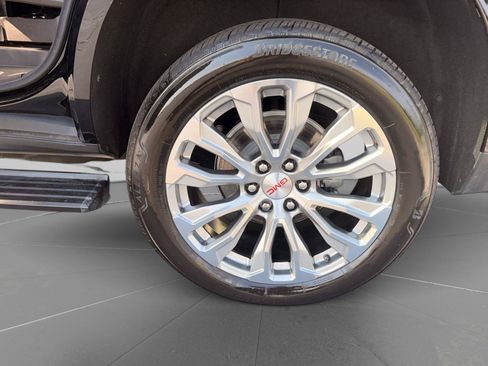 Used 2024 GMC Yukon Denali w/ Denali Reserve Package AWD/4WD image 11