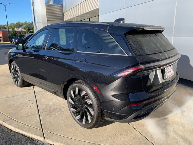 Used 2024 Lincoln Nautilus Reserve w/ Equipment Group 202A AWD/4WD image 3