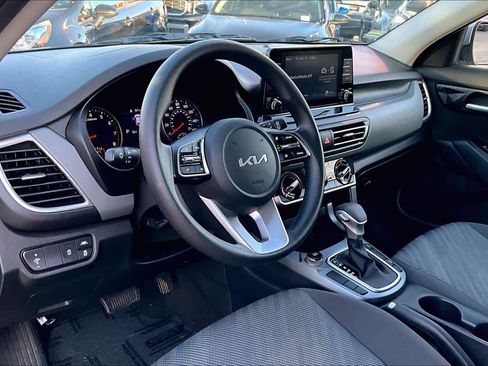 Certified 2023 Kia Seltos LX image 15