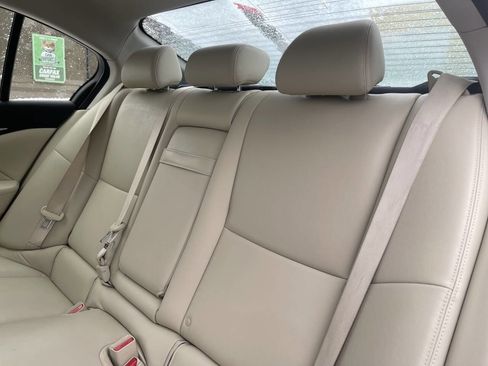 Used 2018 INFINITI Q50 Luxe w/ Essential Package (3.0T Luxe) image 19