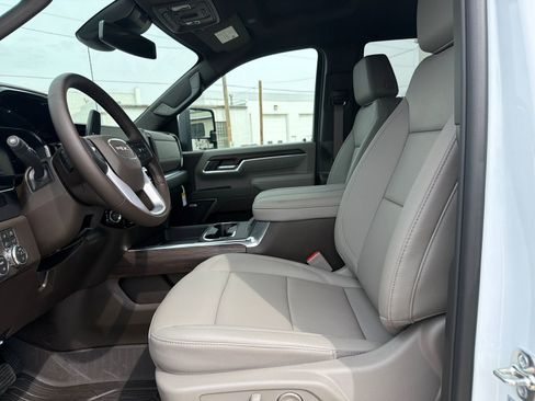 New 2026 GMC Sierra 2500 SLT w/ SLT Premium Package AWD/4WD image 14