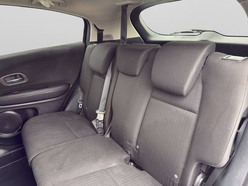 Used 2018 Honda HR-V EX image 17
