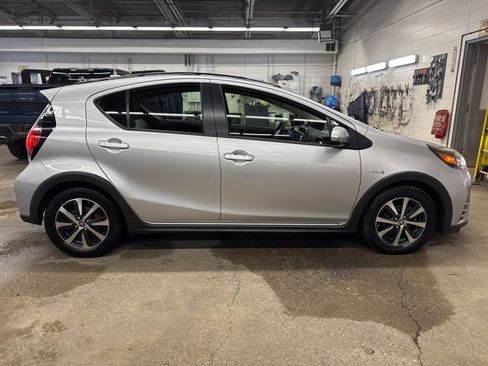 Used 2018 Toyota Prius C One image 7