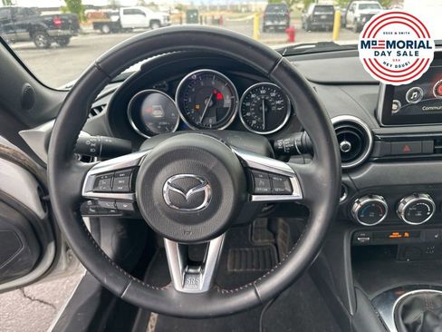 Used 2017 MAZDA MX-5 Miata RF Grand Touring RWD image 9