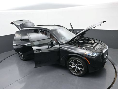 Used 2024 BMW X5 xDrive40i w/ M Sport Package AWD/4WD image 38