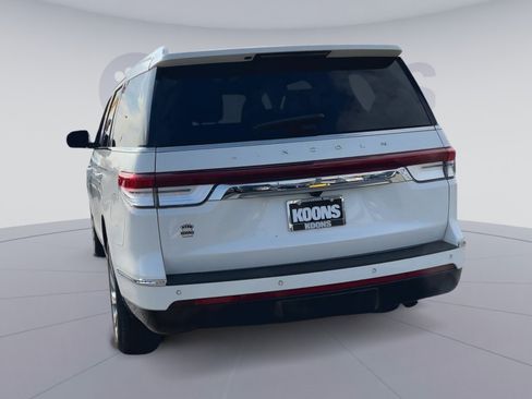 Used 2023 Lincoln Navigator Reserve AWD/4WD image 11