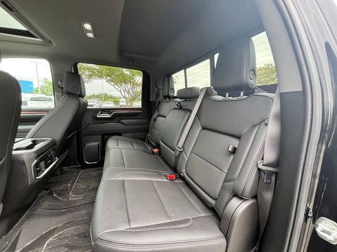 Used 2025 GMC Sierra 2500 Denali w/ Technology Package AWD/4WD image 11