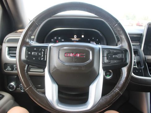 Used 2022 GMC Yukon XL SLT w/ SLT Premium Package RWD image 42