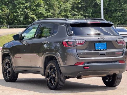 Used 2024 Jeep Compass Trailhawk image 11