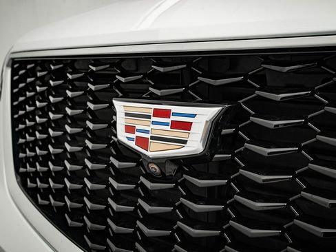 Used 2023 Cadillac XT4 Sport image 3