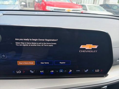 New 2026 Chevrolet Traverse LT w/ Driver Confidence Package AWD/4WD image 22