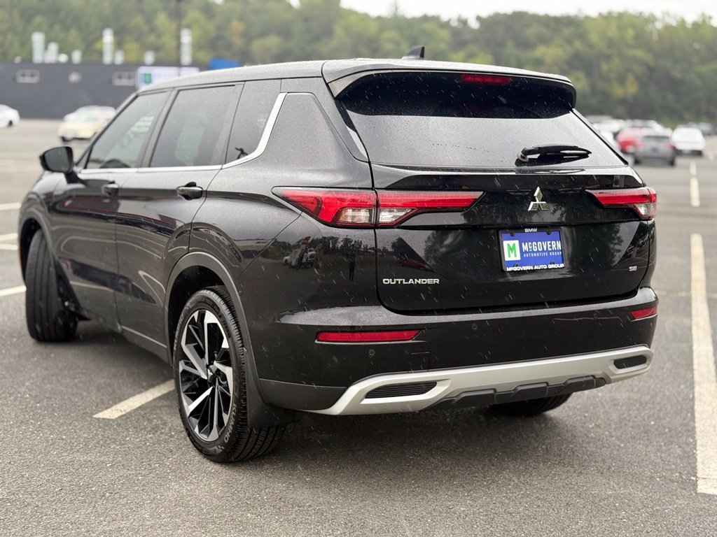 Used 2023 Mitsubishi Outlander SE Black Edition AWD/4WD image 4