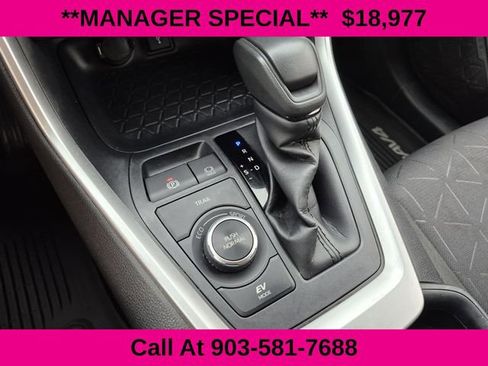 Used 2021 Toyota RAV4 XLE image 40