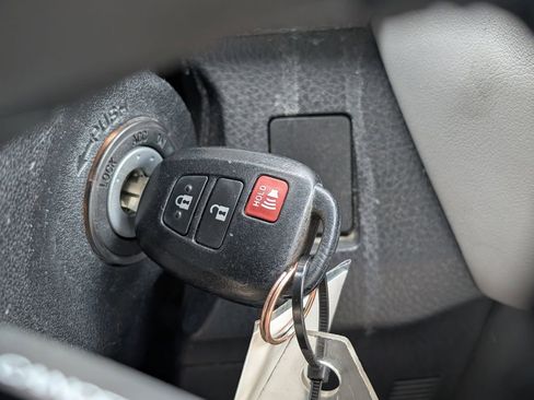 Used 2017 Toyota RAV4 XLE image 24