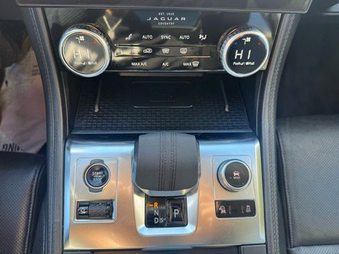 Used 2023 Jaguar F-PACE S image 17