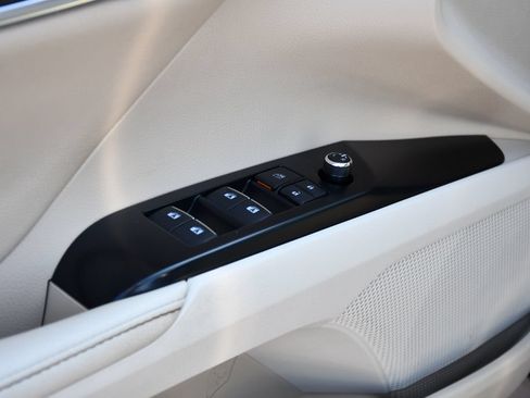 Used 2019 Toyota Camry XLE FWD image 15