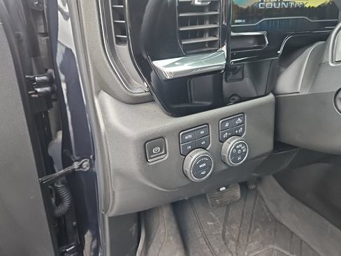 Used 2023 Chevrolet Silverado 1500 High Country w/ High Country Premium Package AWD/4WD image 13