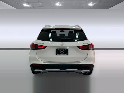 Used 2023 Mercedes-Benz GLA 250 4MATIC w/ Premium Package image 9