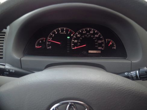 Used 2006 Toyota Camry LE image 7