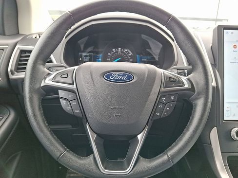 Used 2024 Ford Edge SEL image 17