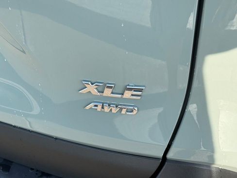 Used 2023 Toyota RAV4 XLE Premium AWD/4WD image 6