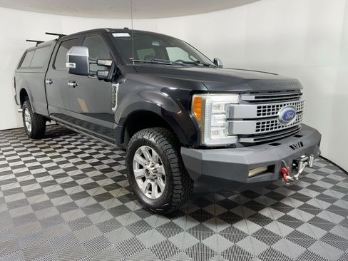 Used 2017 Ford F250 Platinum w/ Platinum Ultimate Package image 5
