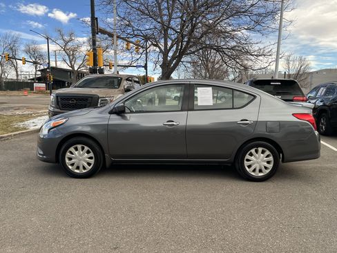 Used 2018 Nissan Versa SV image 6
