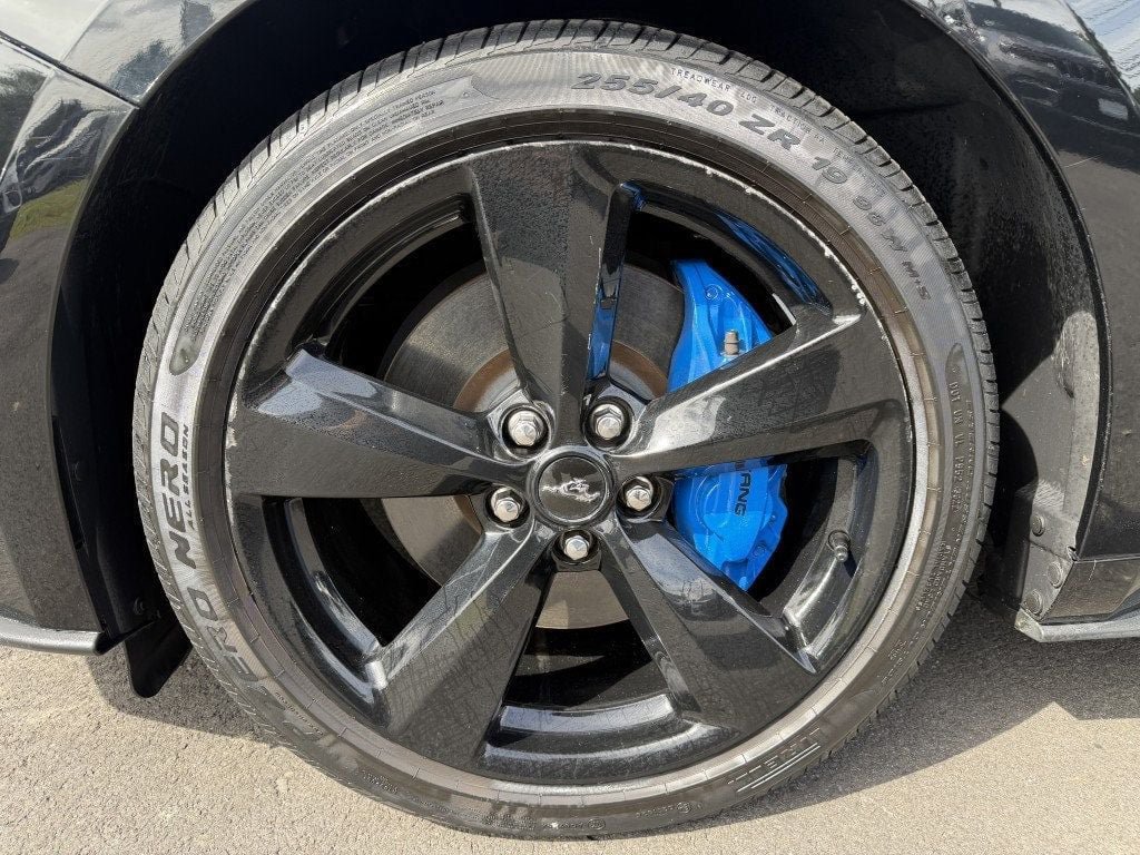 Used 2021 Ford Mustang GT w/ Black Accent Package RWD image 9