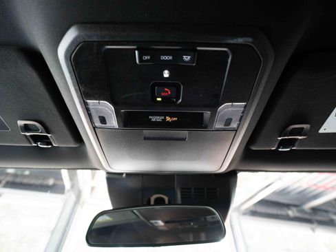 Used 2025 Toyota Tacoma SR AWD/4WD image 18