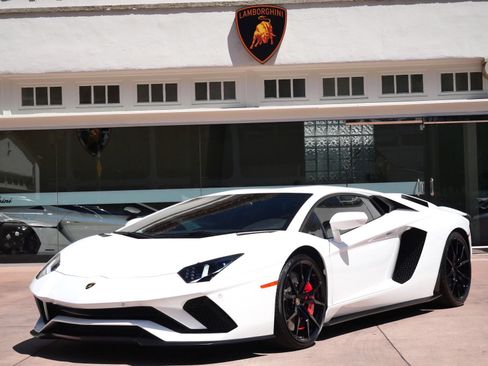 Used 2018 Lamborghini Aventador S AWD/4WD image 11