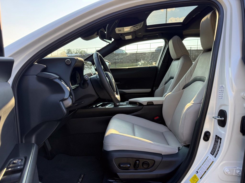 Certified 2025 Lexus UX 300h AWD w/ Accessory Package (Z1) image 26