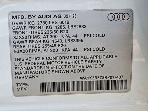 Used 2024 Audi Q4 e-tron Premium w/ Convenience Package image 28