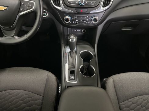 Used 2020 Chevrolet Equinox LT image 10