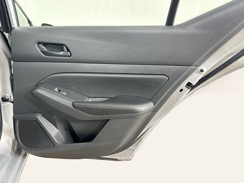 Used 2024 Nissan Altima 2.5 SV FWD image 28