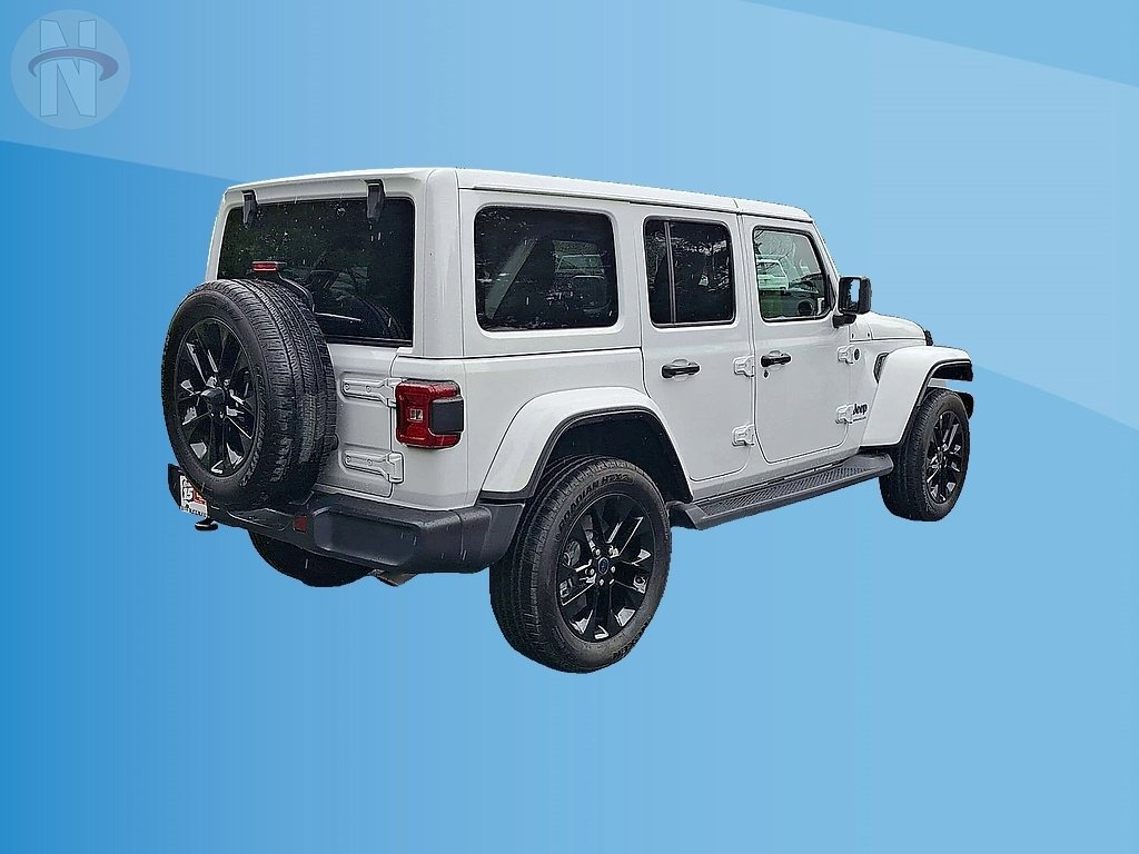 Used 2025 Jeep Wrangler Unlimited Sahara AWD/4WD image 8