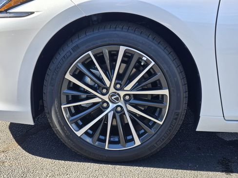 New 2025 Lexus ES 350 w/ Premium Package image 8