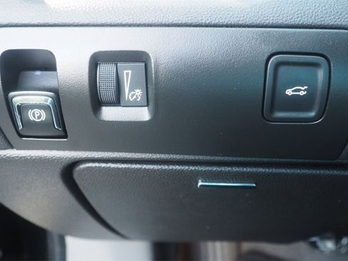 Used 2017 Chevrolet Impala LT image 15