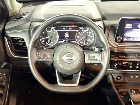 Used 2024 Nissan Rogue S AWD/4WD image 13